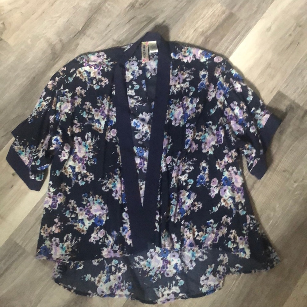 Floral flowy kimono